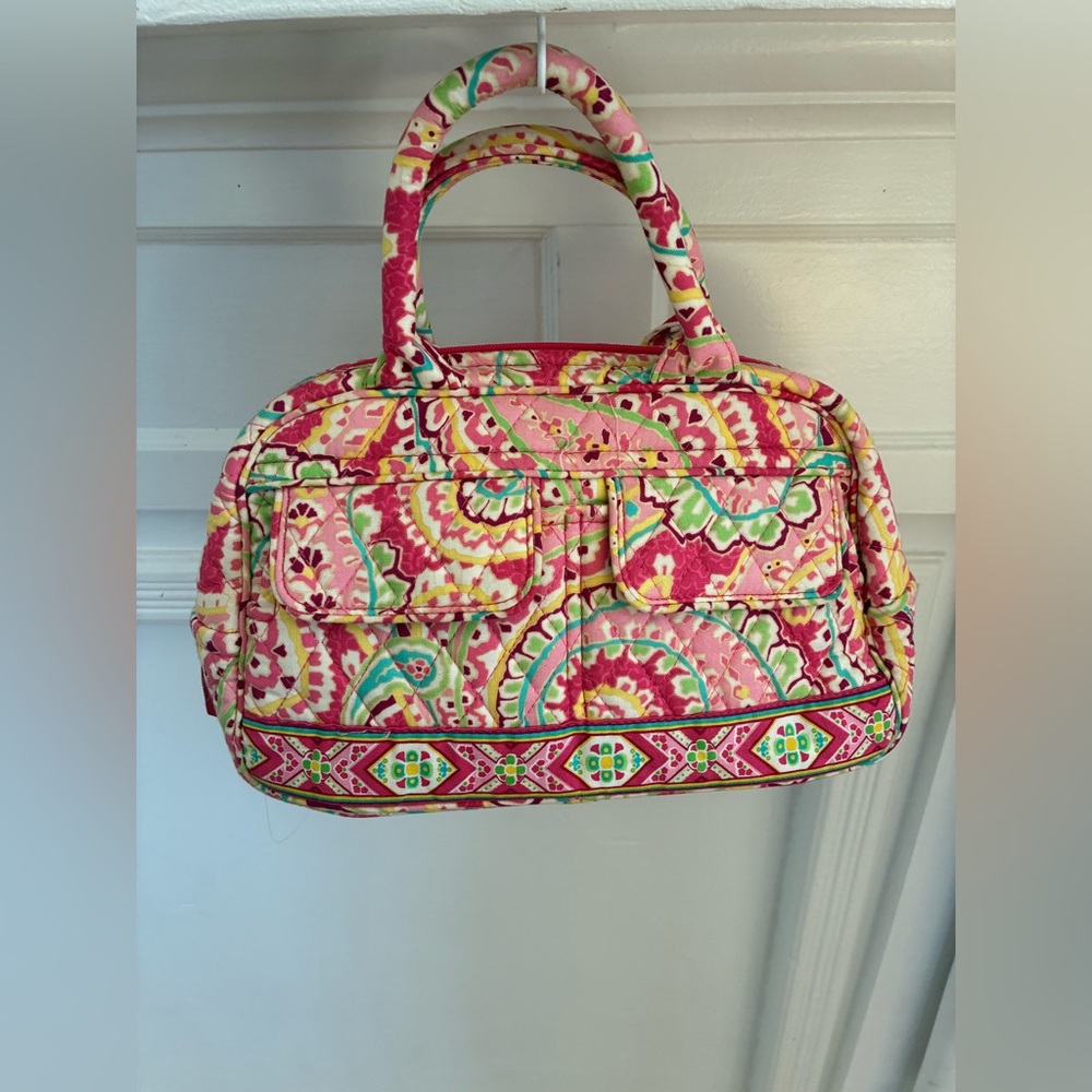 VERA BRADLEY LOLA HANDBAG CAPRI MELON RETIRED PATTERN.